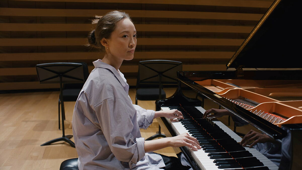 Szene aus The Piano Tuner